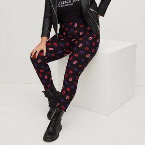 Torrid Luxe Ponte Lips Black Pocket Pixie Pant 2X